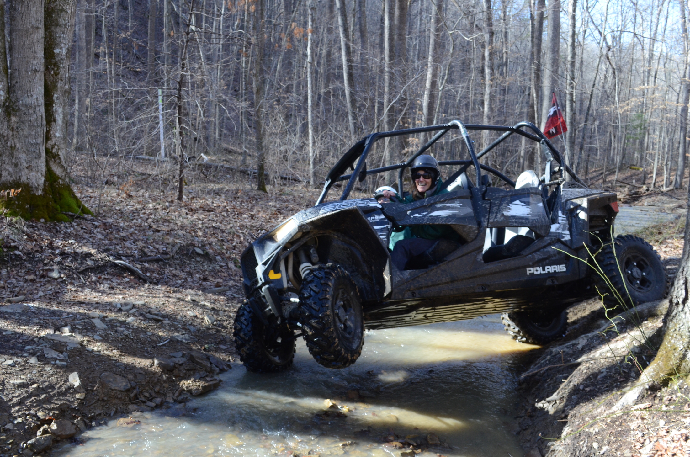 driving-adventure-atv-in-mud