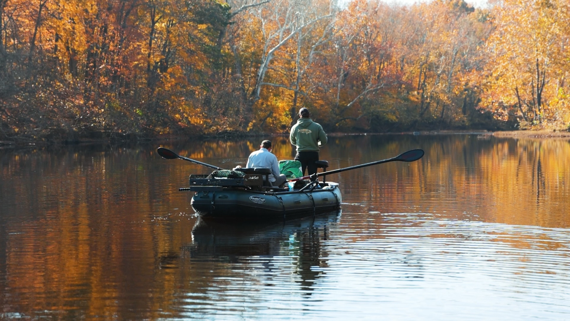 fishing-boat-in-the-fall-with-ores