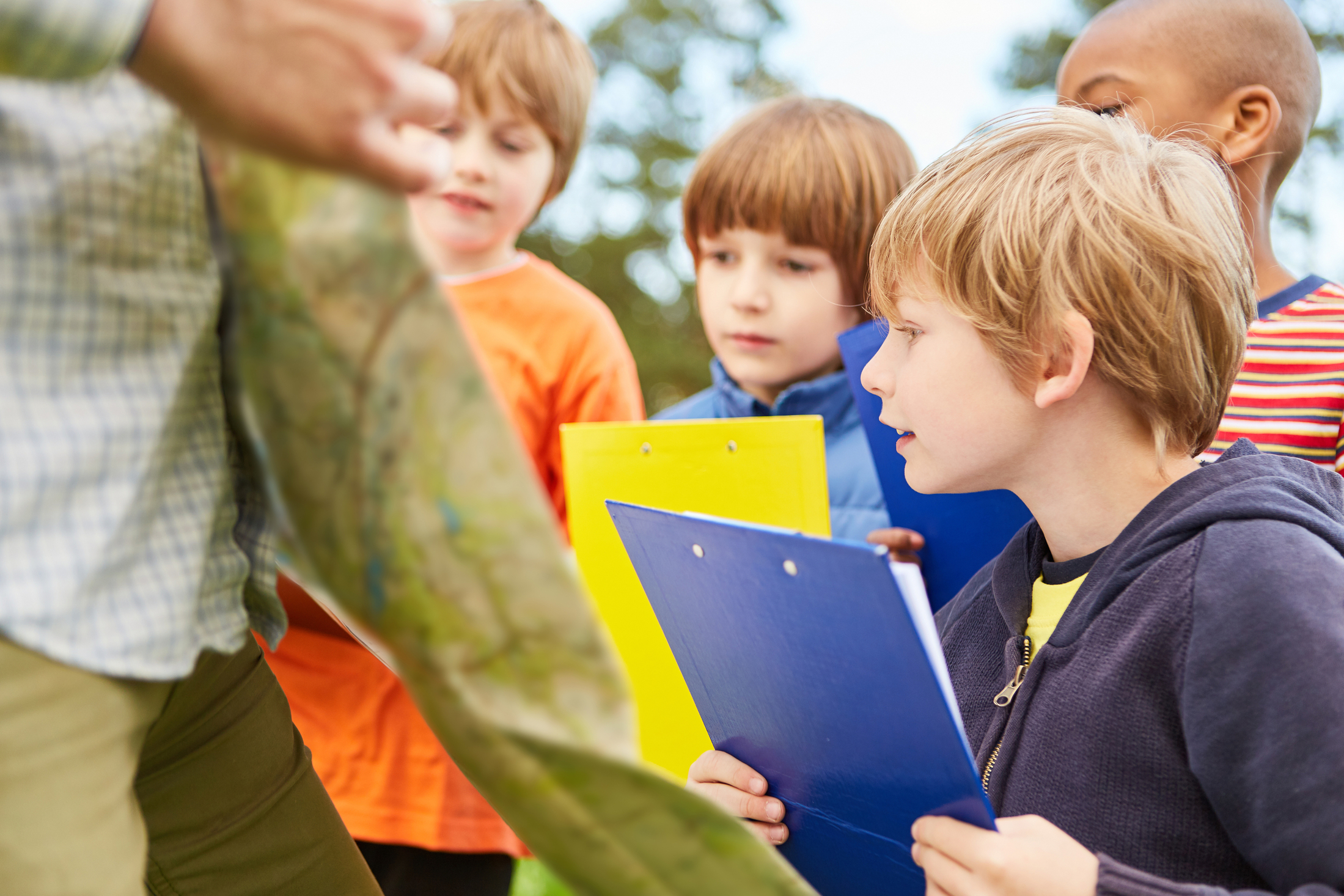 children-with-clipboards