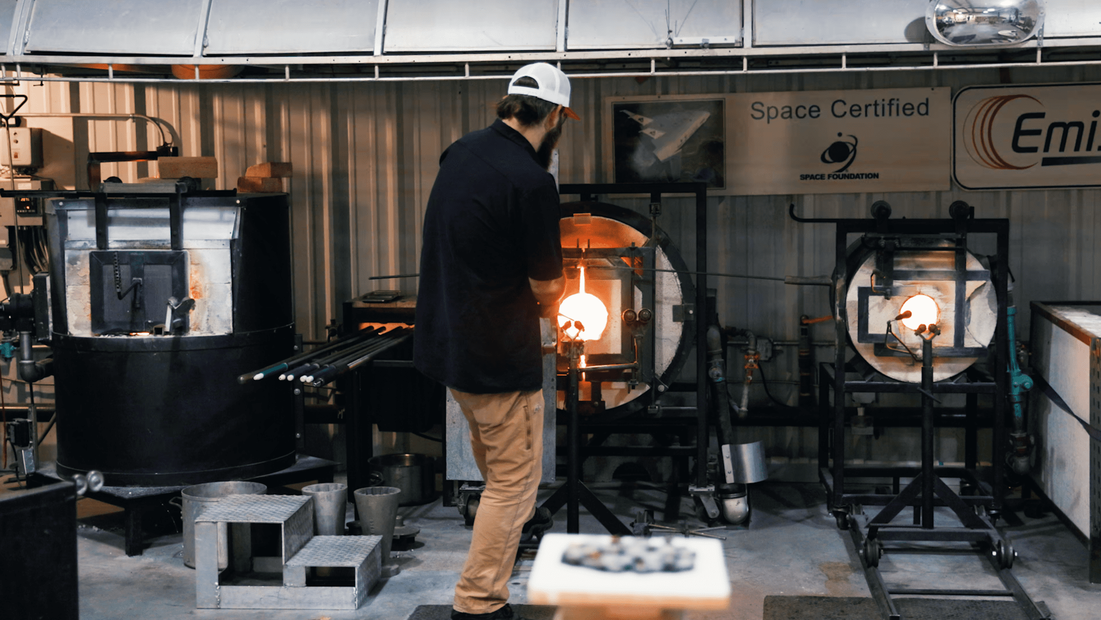 Machine glass blowing